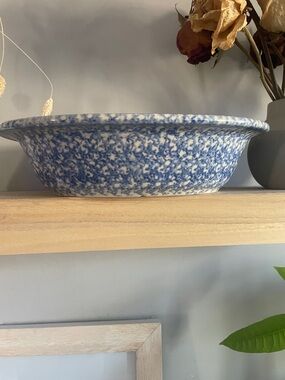 Spongeware Henn Pottery 12” Oval Baker in Blue & White